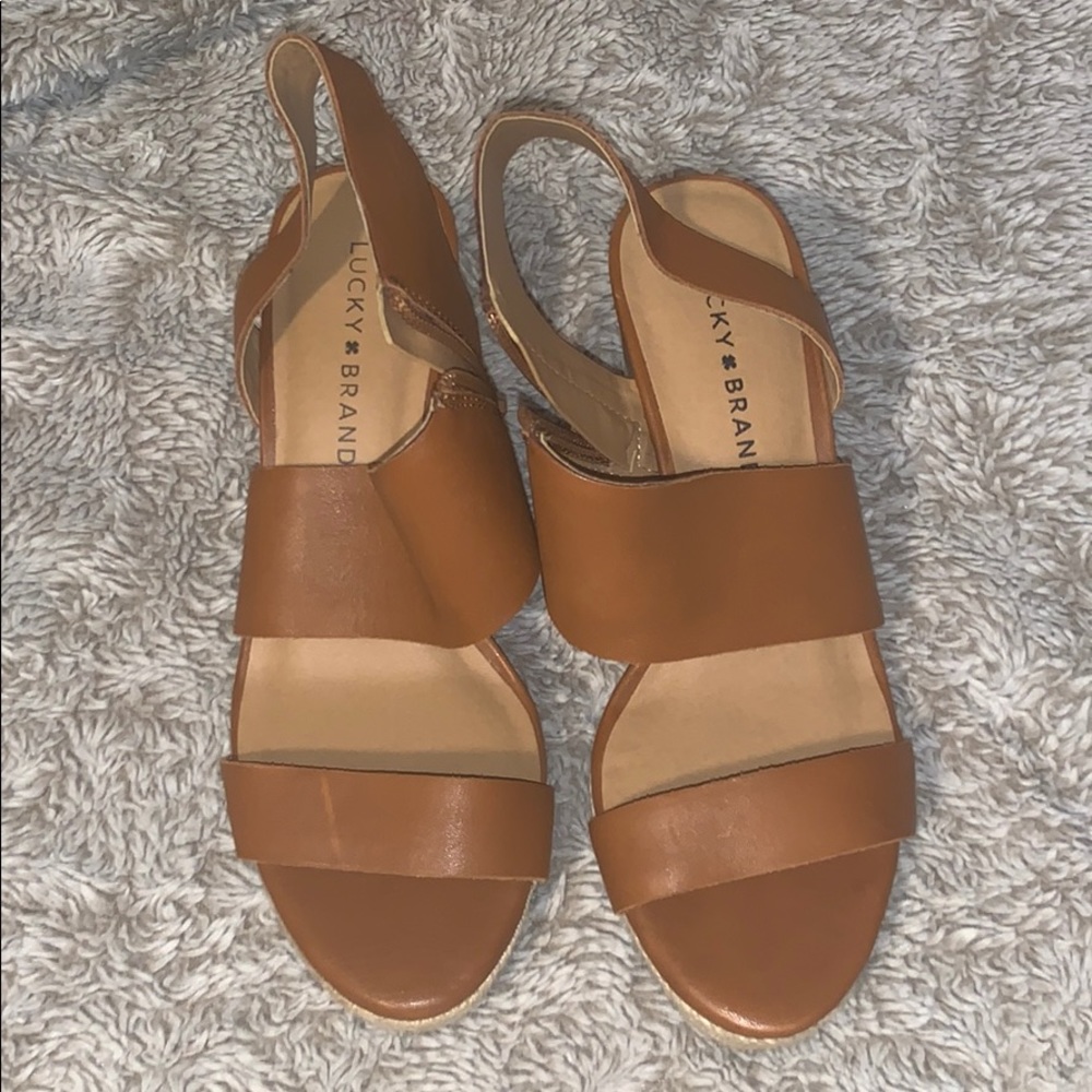 Never worn Lucky Brand women sandals!!